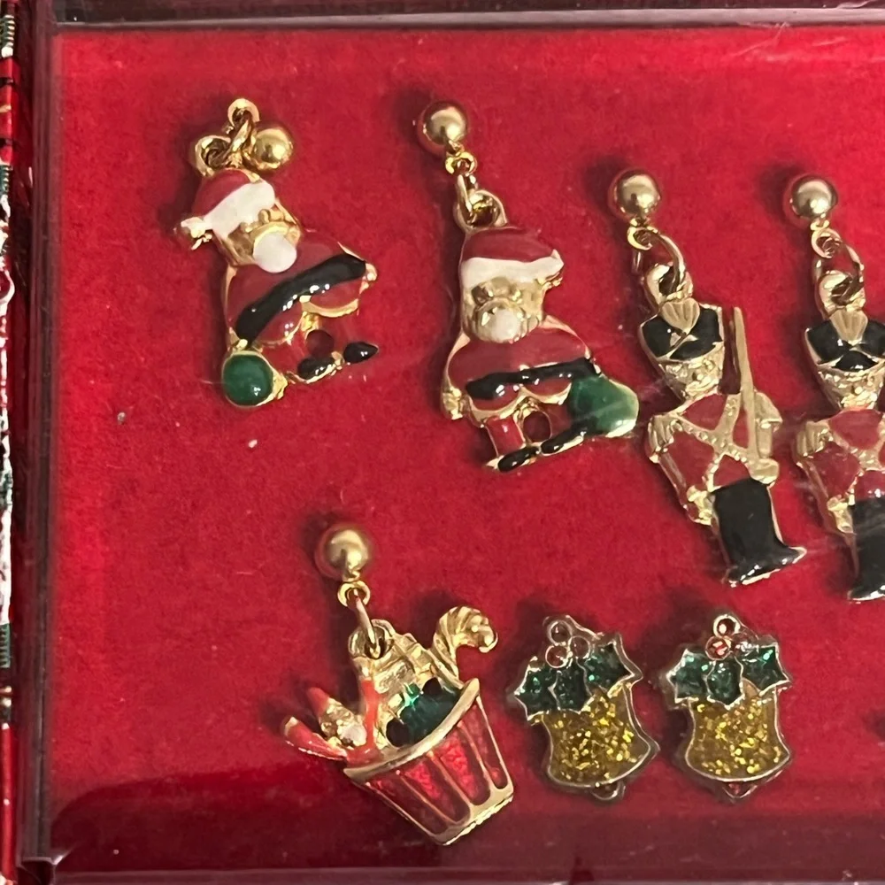 Vintage Gold Tone & Enamel Christmas Holiday Earrings 5 Pair‎ Original Box Retro